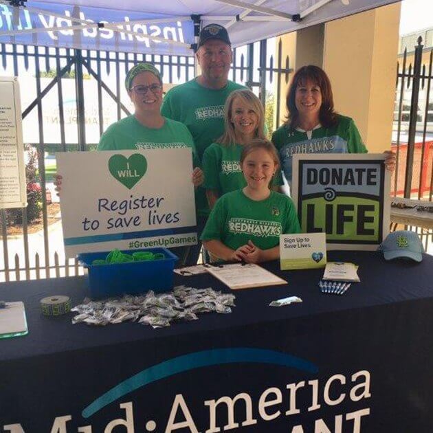 Volunteers at registry 630 x 630 Thumbnail