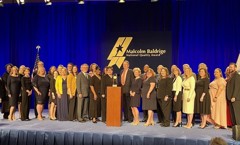 Mid-America Transplant accepts the 2021 Malcolm Baldrige National Quality Award