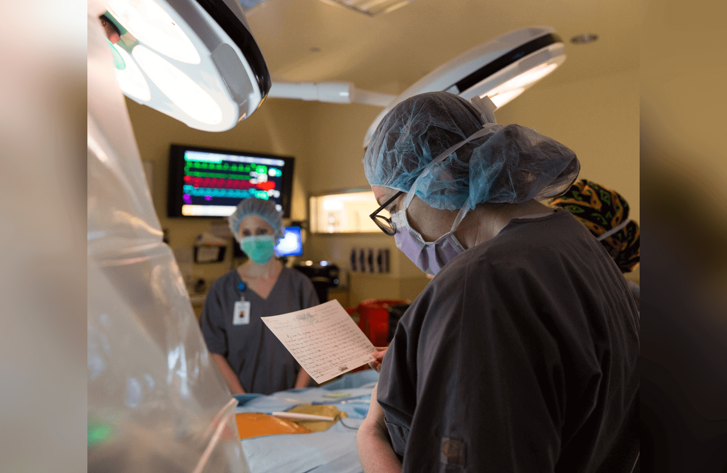 MId-America Transplant Staff Honoring Organ Donor 