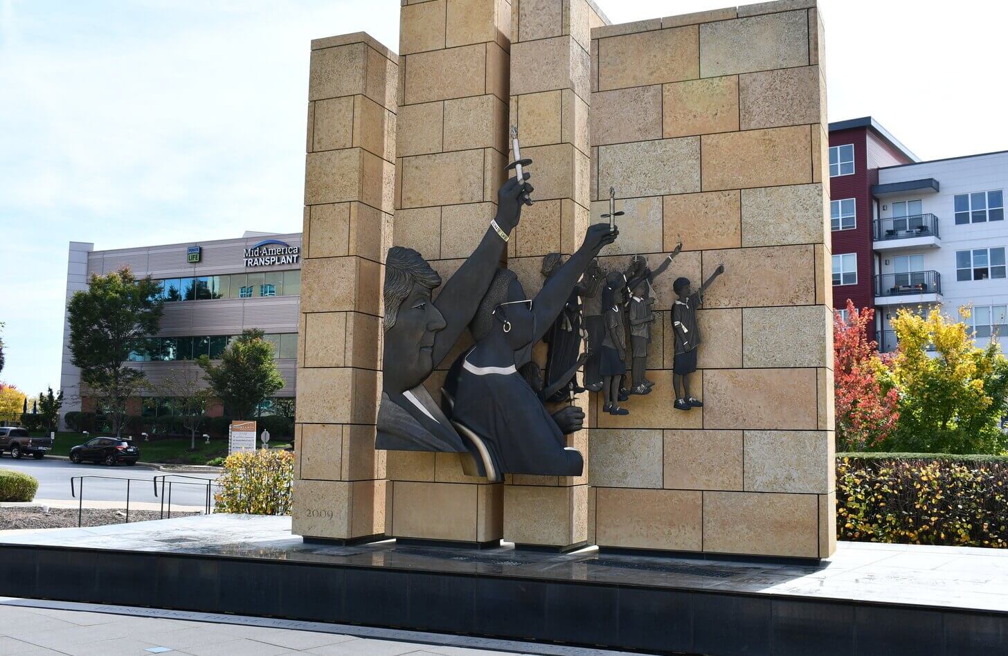 The St. Louis donor memorial in front of Mid-America Transplant